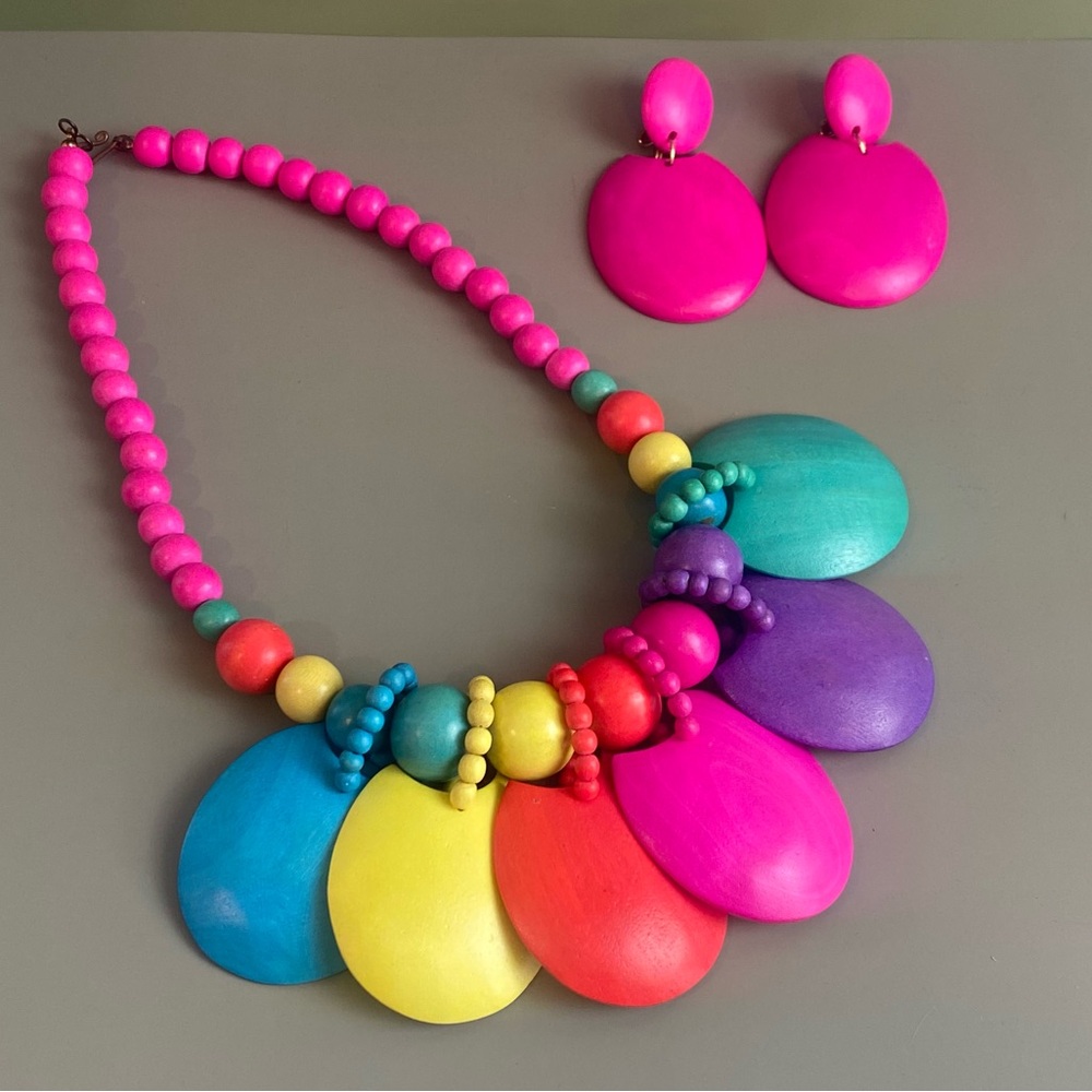 Vintage 80s bohemian wood colorful necklace and clip earrings